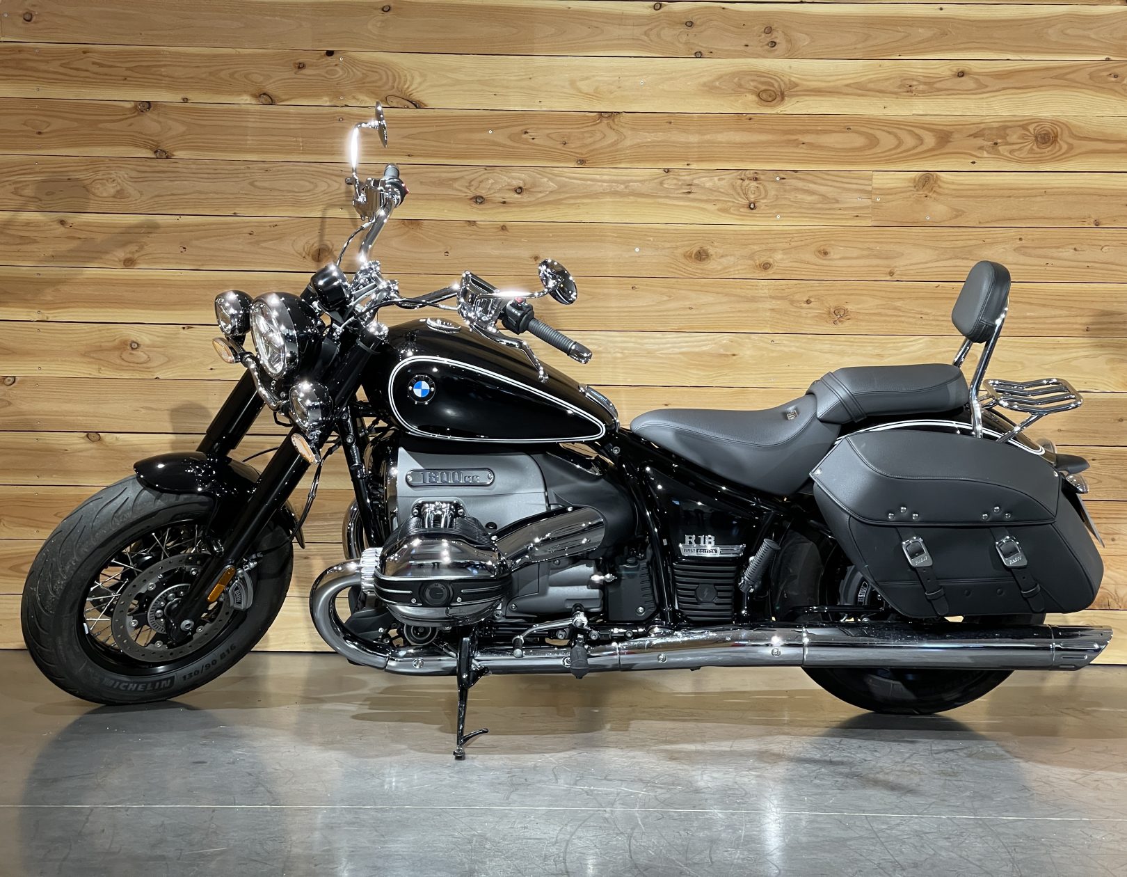 BMW R18 Classic - Adventure BMW