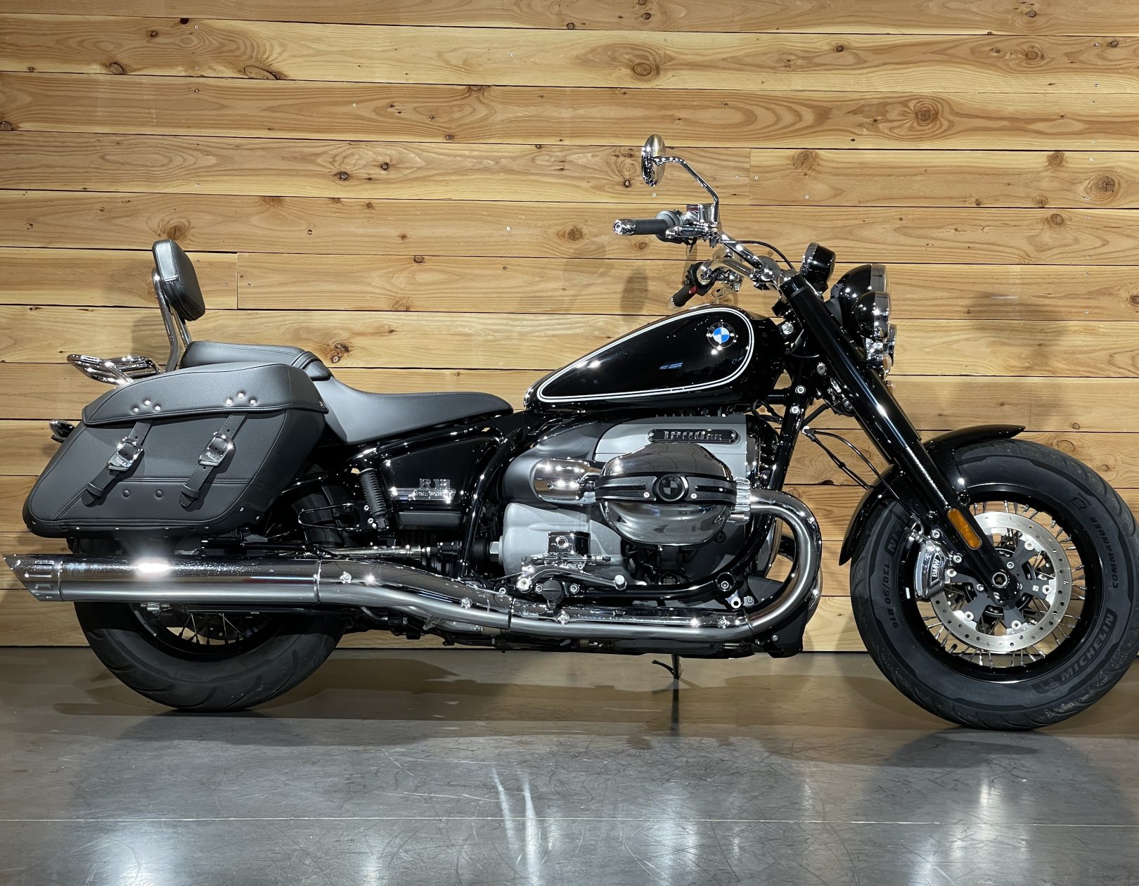 BMW R18 Classic - Adventure BMW