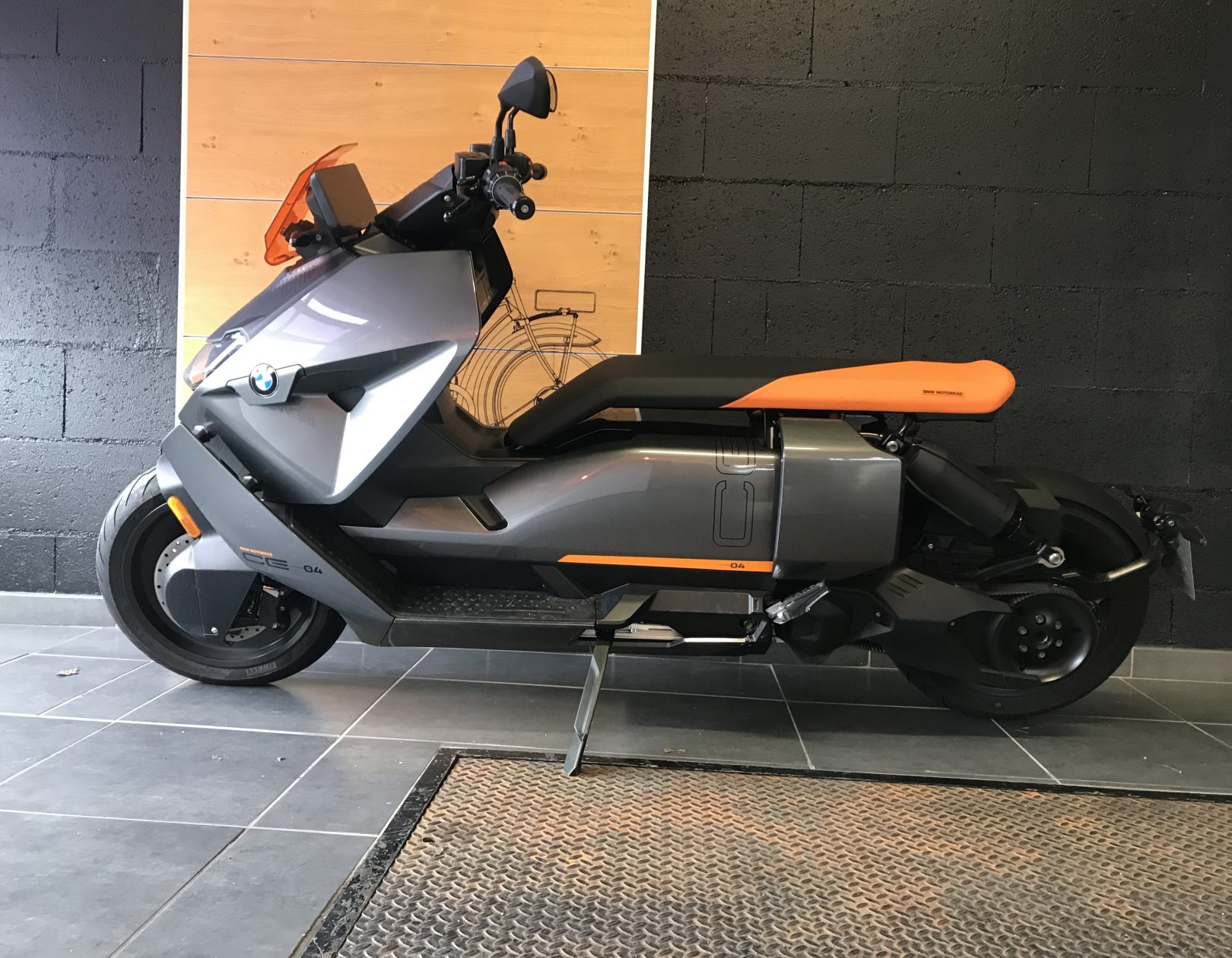 CE 04 - Adventure BMW