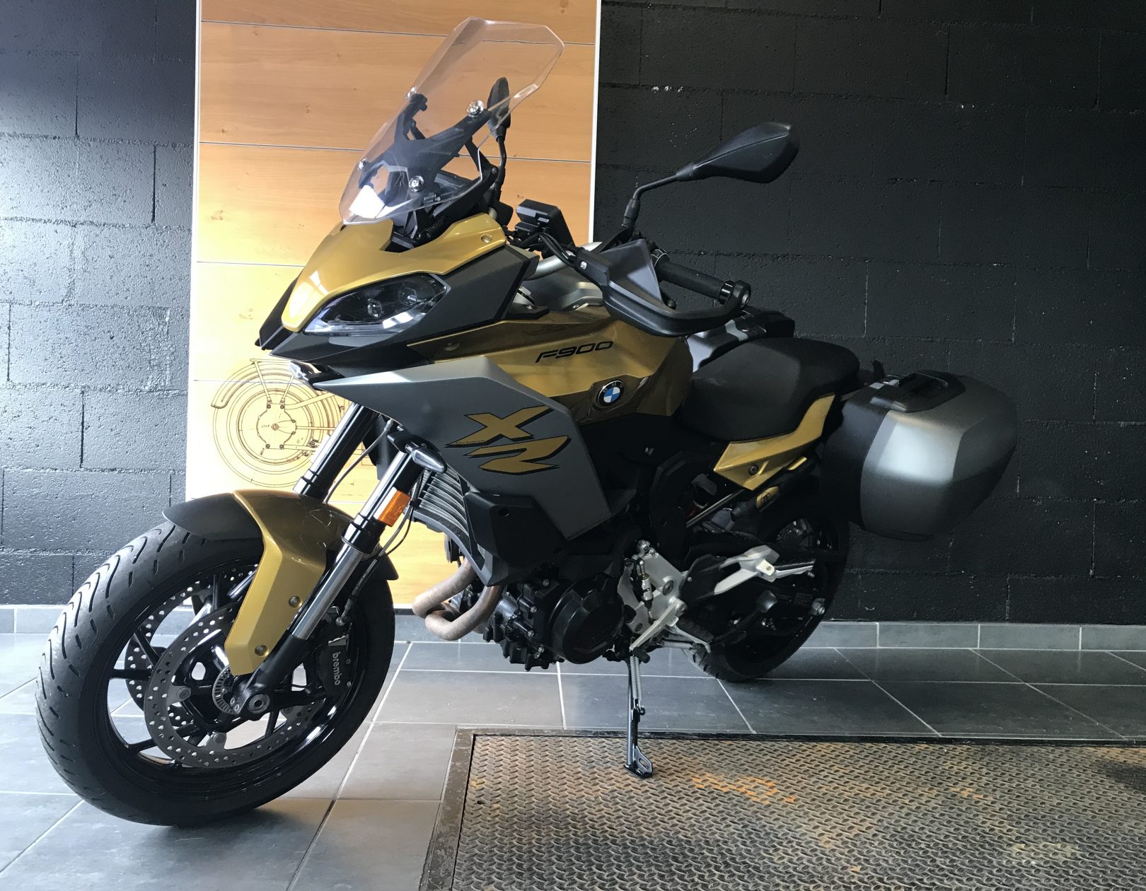 bmw moto f900xr