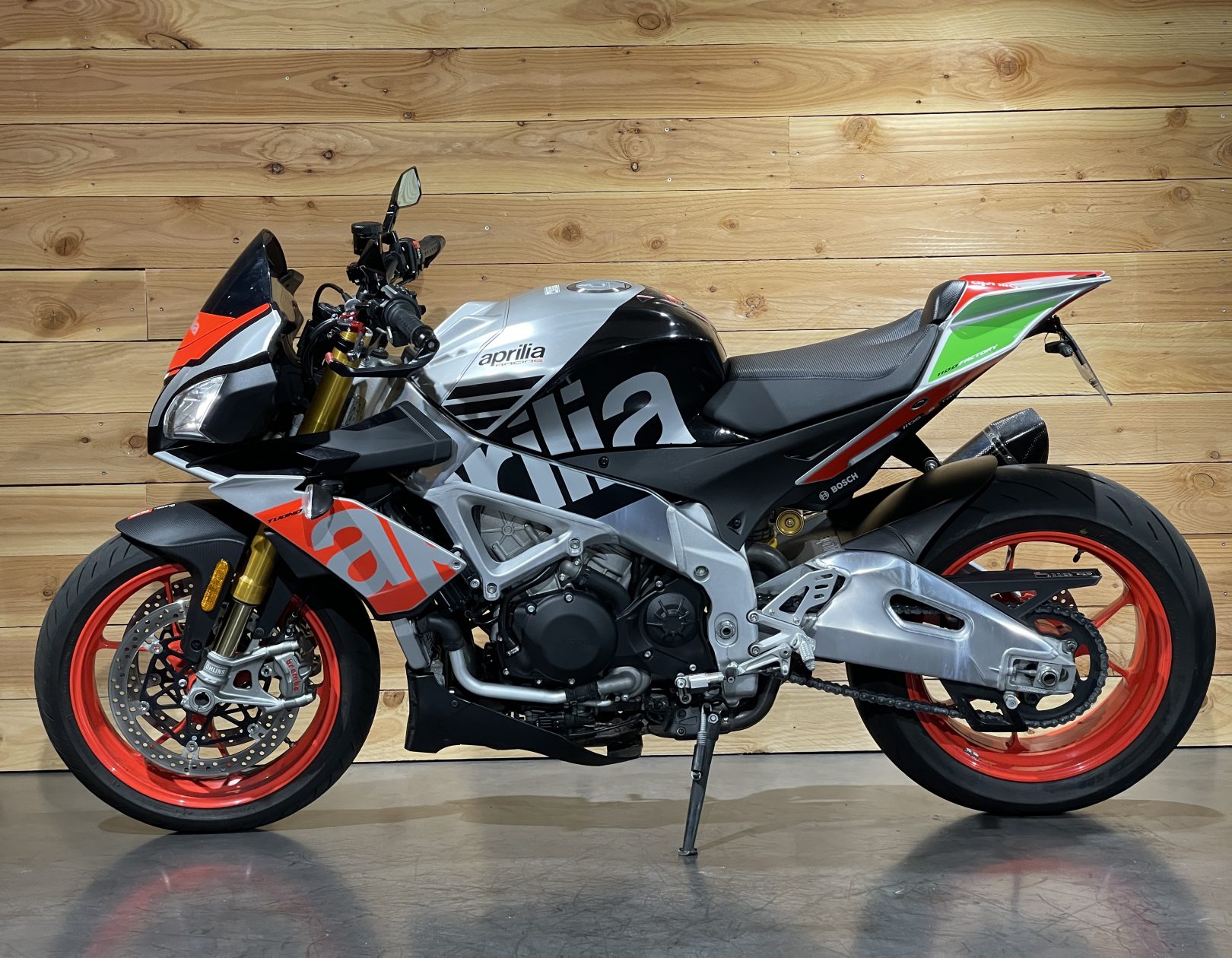Puig - Support De Plaque 4978 - Aprilia RSV4 2009-2016, Tuono V4 2011 2016 Rsv4 Rr Rf 2017 Et Tuono V4 Rr Factory 2017 Et
